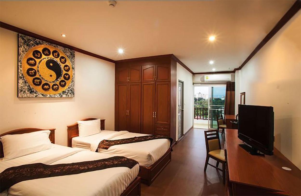 V Residence Hotel Chiang Mai Bagian luar foto